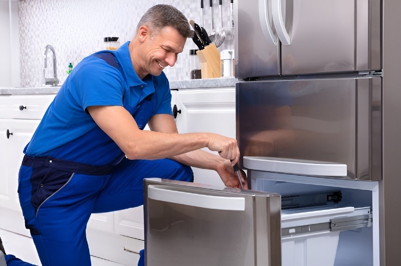 Refrigerator Repair DIY: Mastering Simple Fixes in Fountainebleau